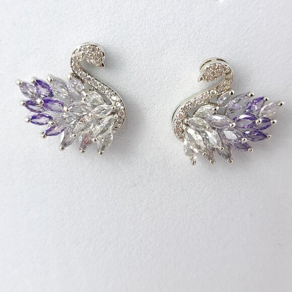 Elegant Swan Crystal Earrings - Picture 1 of 3